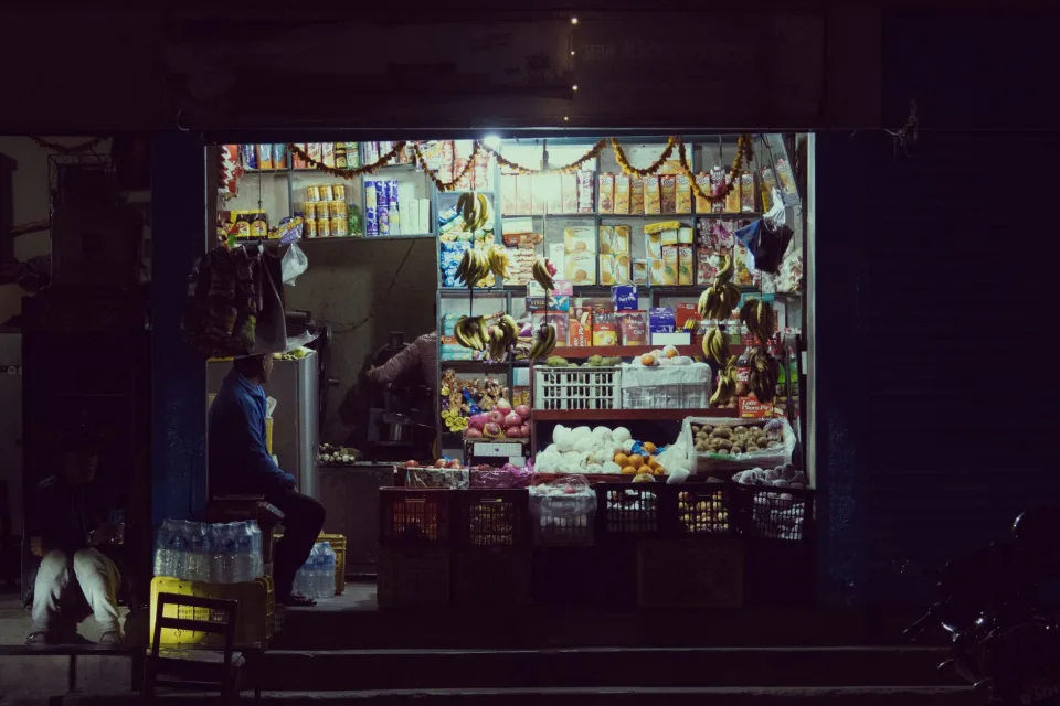 Hàng khô xếp gọn